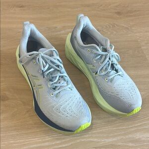 Asics Novablast 4